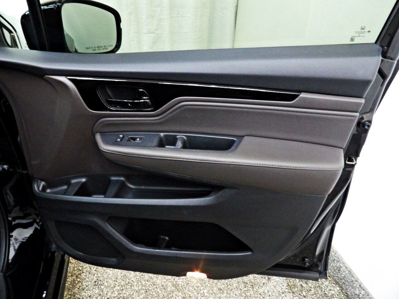 Used 2018 Honda Odyssey Elite image 11
