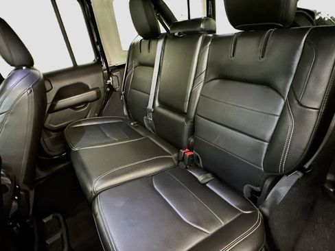 Used 2021 Jeep Wrangler Sahara image 29