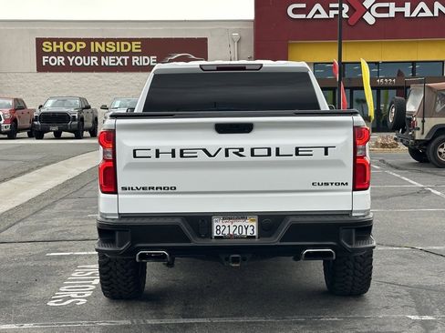 Used 2021 Chevrolet Silverado 1500 Custom Trail Boss w/ LPO, Dark Essentials Package image 6