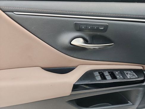 Used 2023 Lexus ES 350 w/ Premium Package image 13