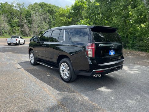 Used 2021 Chevrolet Tahoe Premier w/ Premium Package RWD image 3