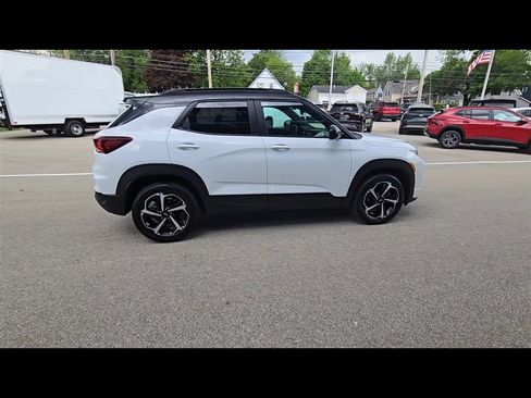 Used 2023 Chevrolet TrailBlazer RS w/ Convenience Package AWD/4WD image 9