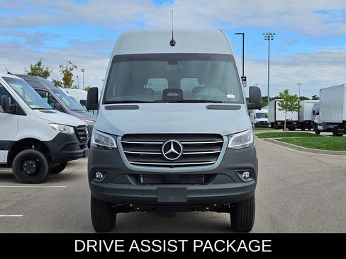 New 2025 Mercedes-Benz Sprinter 2500 image 4
