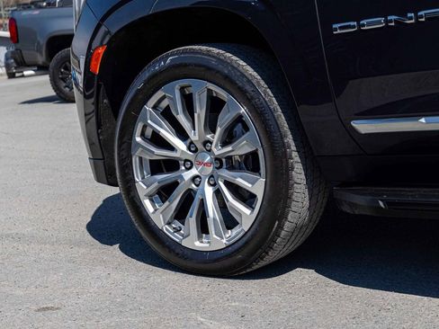 Used 2024 GMC Yukon Denali AWD/4WD image 7