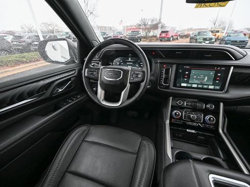 Used 2023 GMC Yukon XL Denali image 31