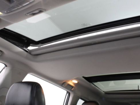 Used 2018 Nissan Pathfinder SL w/ SL Premium Package image 28