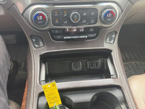 Used 2017 Chevrolet Suburban Premier AWD/4WD image 22