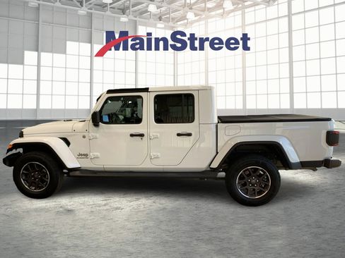 Used 2022 Jeep Gladiator Overland w/ Popular Equipment Package image 2