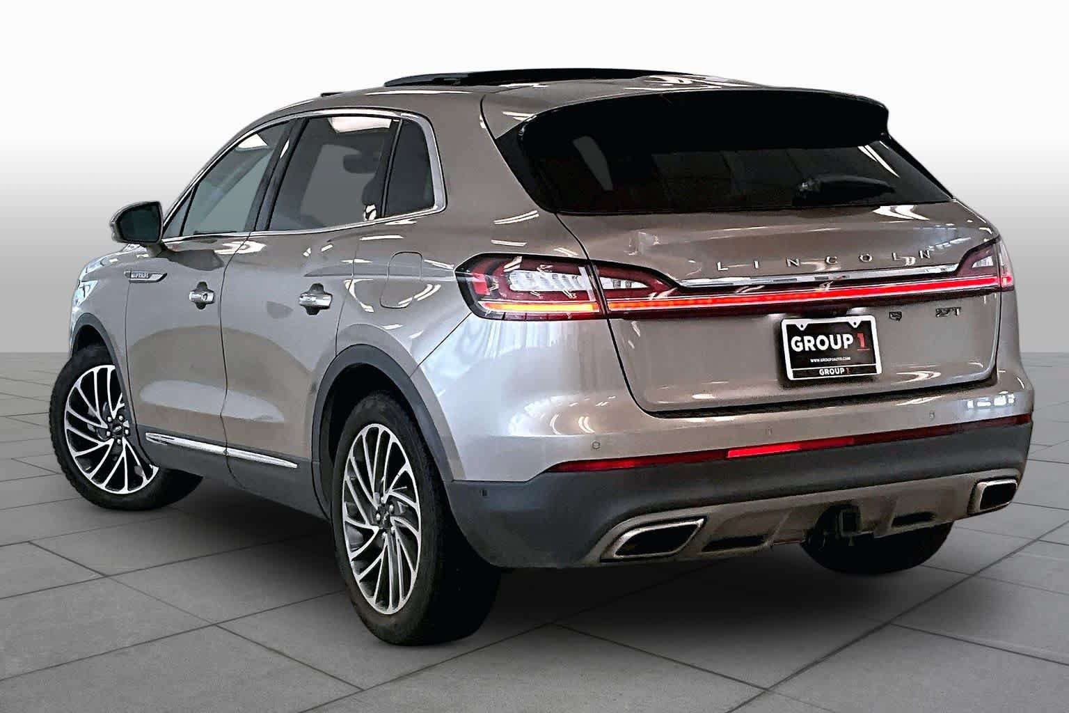 Used 2019 Lincoln Nautilus Reserve FWD image 11