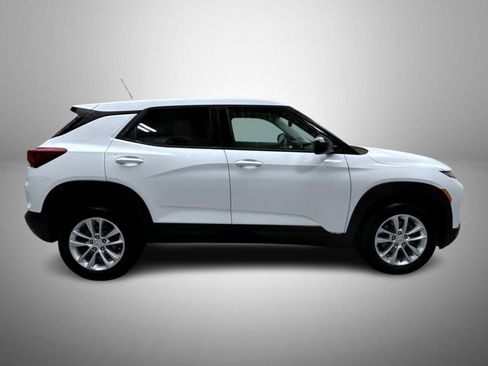 Used 2024 Chevrolet TrailBlazer LS w/ LS Convenience Package image 4