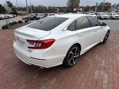 Used 2018 Honda Accord Sport image 14