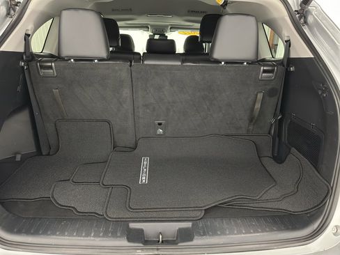 Used 2022 Toyota Highlander XLE image 13