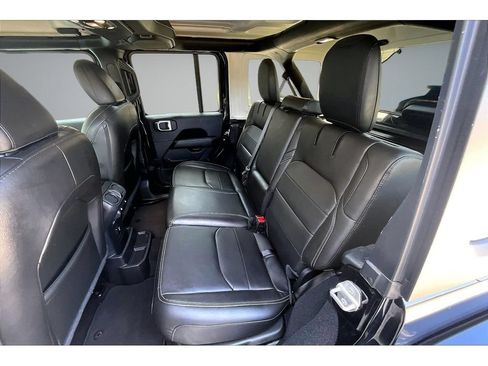 Used 2023 Jeep Wrangler Unlimited Sahara w/ Cold Weather Group AWD/4WD image 35