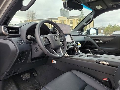 New 2025 Lexus LX 600 4WD w/ Premium Package image 19