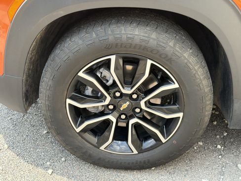 Used 2023 Chevrolet TrailBlazer ACTIV w/ Sun and Liftgate Package FWD image 2