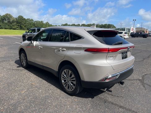 Used 2022 Toyota Venza Limited AWD/4WD image 14