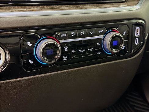 Used 2022 Chevrolet Silverado 1500 LT image 16