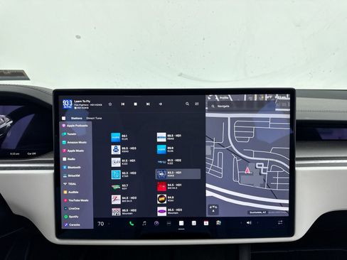 Used 2023 Tesla Model X Plaid image 5