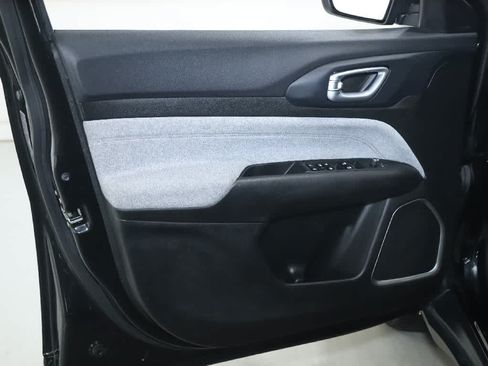Used 2023 Jeep Compass Latitude AWD/4WD image 15