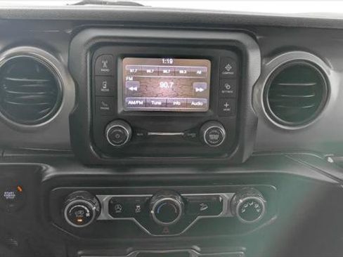 Used 2020 Jeep Wrangler Sport AWD/4WD image 22