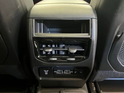 Used 2022 Jeep Grand Cherokee Trailhawk AWD/4WD image 10