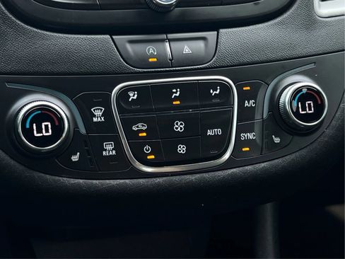 Used 2024 Chevrolet Malibu LT FWD image 37