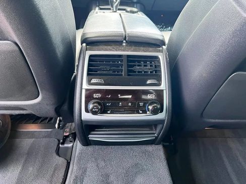 Used 2018 BMW 740i RWD image 44