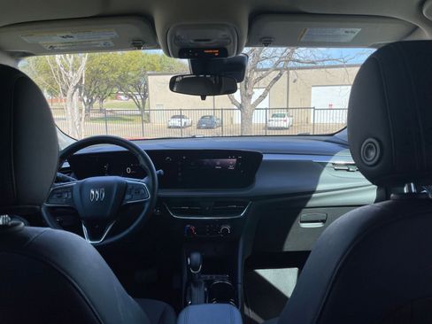 Used 2025 Buick Encore GX Preferred image 36