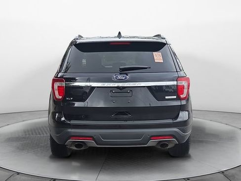 Used 2019 Ford Explorer XLT FWD image 4