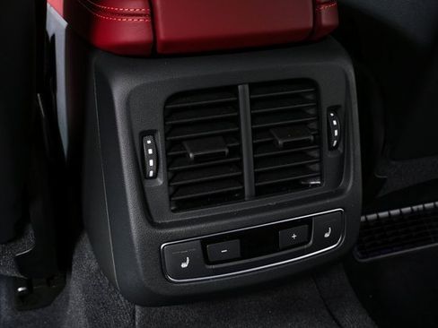 Used 2023 Audi e-tron GT Prestige image 20