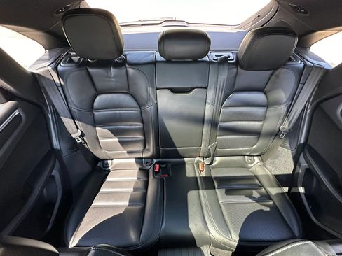 Used 2017 Porsche Macan AWD/4WD image 17