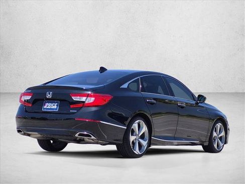 Used 2018 Honda Accord Touring image 5