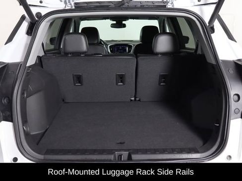 Used 2023 GMC Terrain SLT w/ Elevation Edition FWD image 18