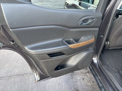 Used 2019 GMC Acadia SLE image 19