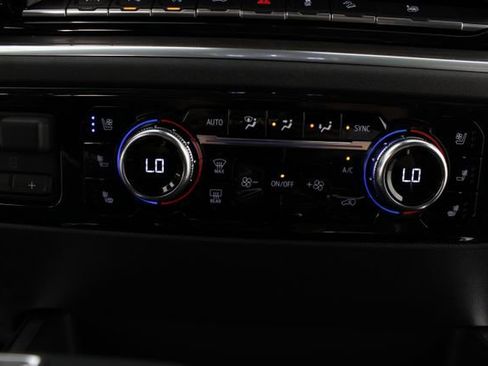 New 2026 GMC Sierra 1500 SLT w/ SLT Premium Plus Package AWD/4WD image 7