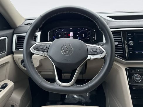 Used 2022 Volkswagen Atlas SE w/ Panoramic Sunroof Package FWD image 11