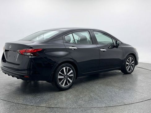 Used 2025 Nissan Versa SV image 9