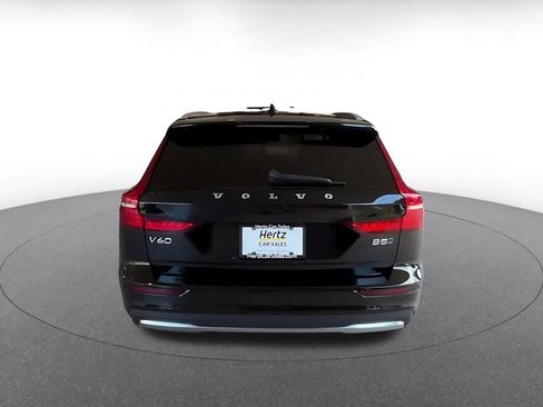 Used 2025 Volvo V60 B5 Cross Country Plus AWD/4WD image 10