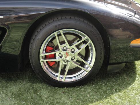 Used 2001 Chevrolet Corvette Z06 w/ Memory Pkg image 13