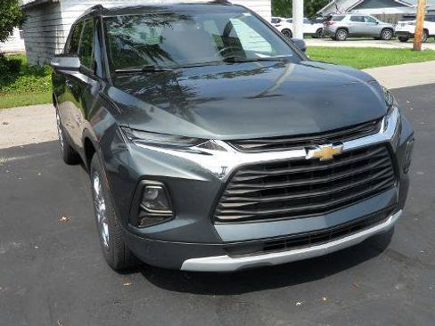 Used 2019 Chevrolet Blazer LT FWD image 2