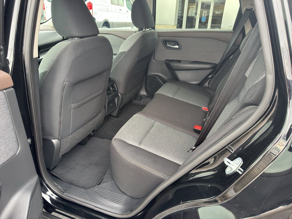 Used 2021 Nissan Rogue SV AWD/4WD image 24