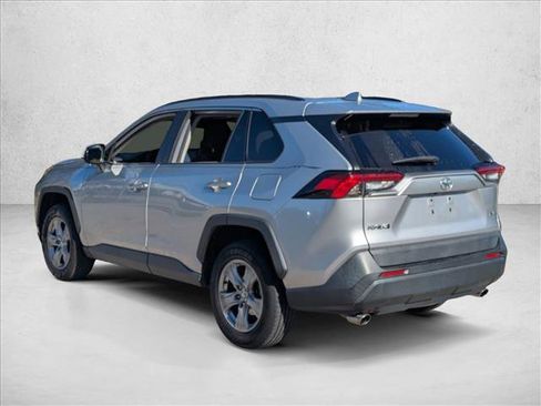 Used 2021 Toyota RAV4 XLE w/ Convenience Package image 5