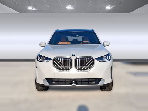 Used 2026 BMW X3 xDrive30i w/ Premium Package AWD/4WD image 4