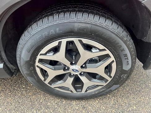 Certified 2023 Subaru Forester Premium AWD/4WD image 9