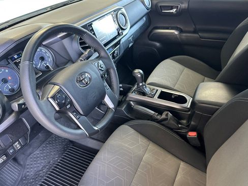 Certified 2023 Toyota Tacoma TRD Off-Road AWD/4WD image 9