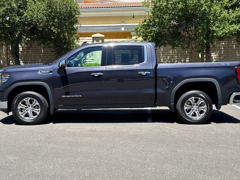Used 2025 GMC Sierra 1500 SLT AWD/4WD image 8