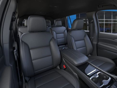 New 2026 Chevrolet Traverse LT image 17