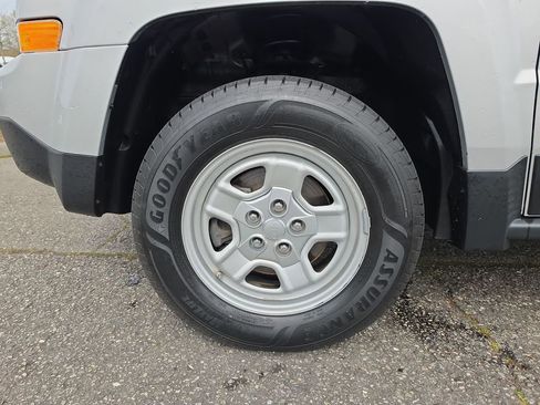 Used 2012 Jeep Patriot Sport image 31