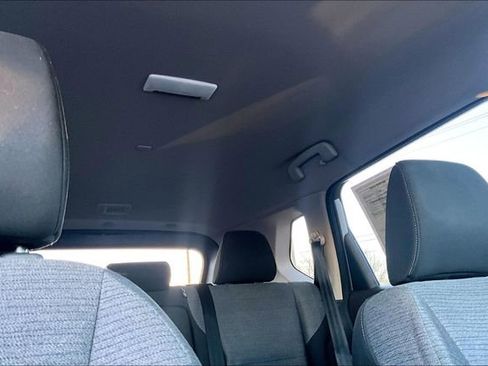 Used 2022 Nissan Rogue SV image 24