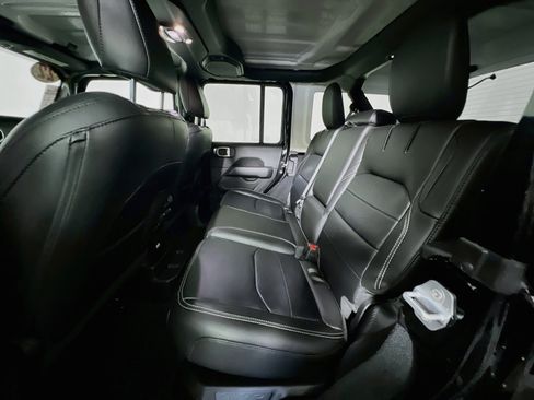 Used 2022 Jeep Wrangler Unlimited Sahara AWD/4WD image 26